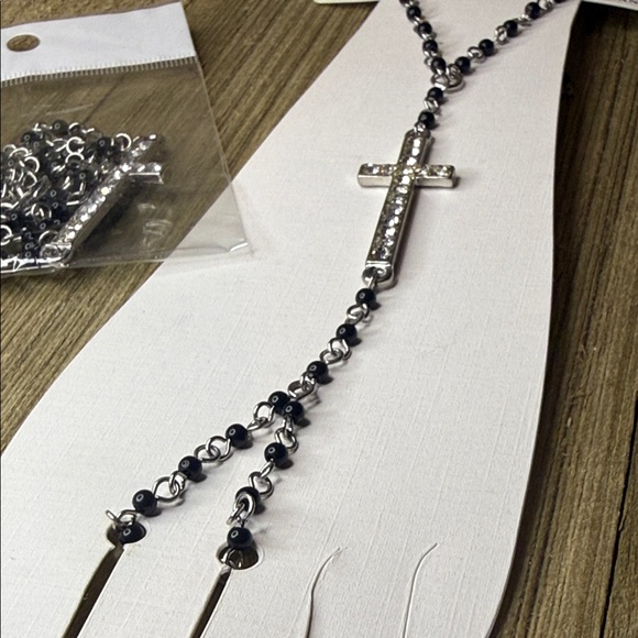 Silver Toe/Anklet with Rhinestone Cross & Black Beads - Picture 3 of 6